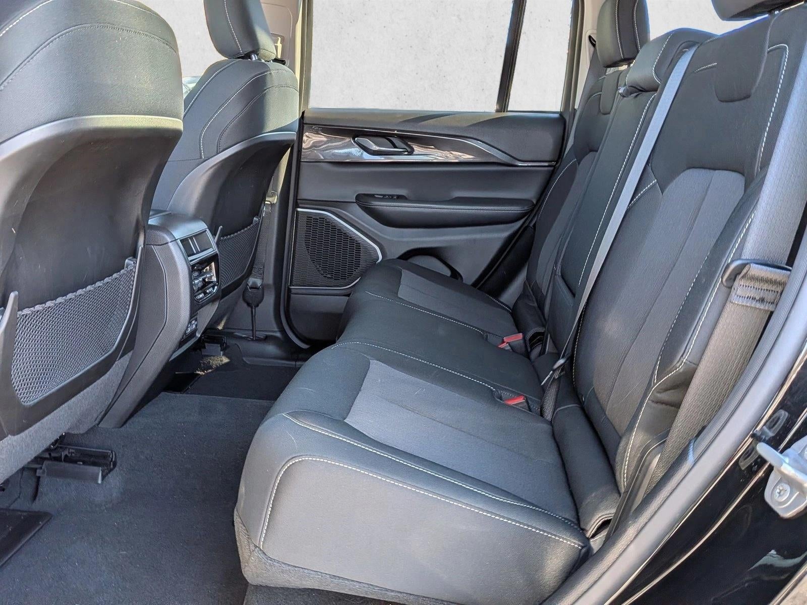 2022 Jeep Grand Cherokee Laredo