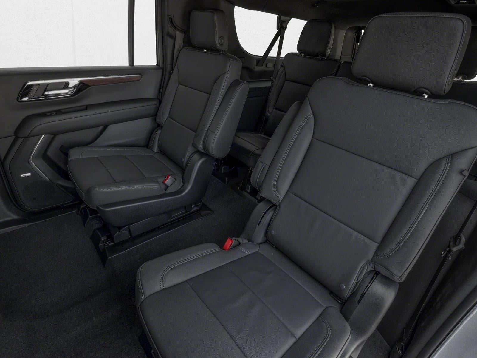2026 Chevrolet Suburban LT - Photo 9