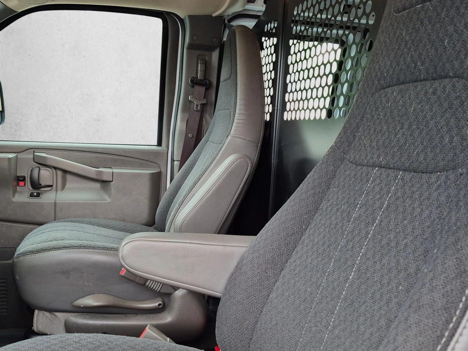 2025 GMC Savana Cargo Base
