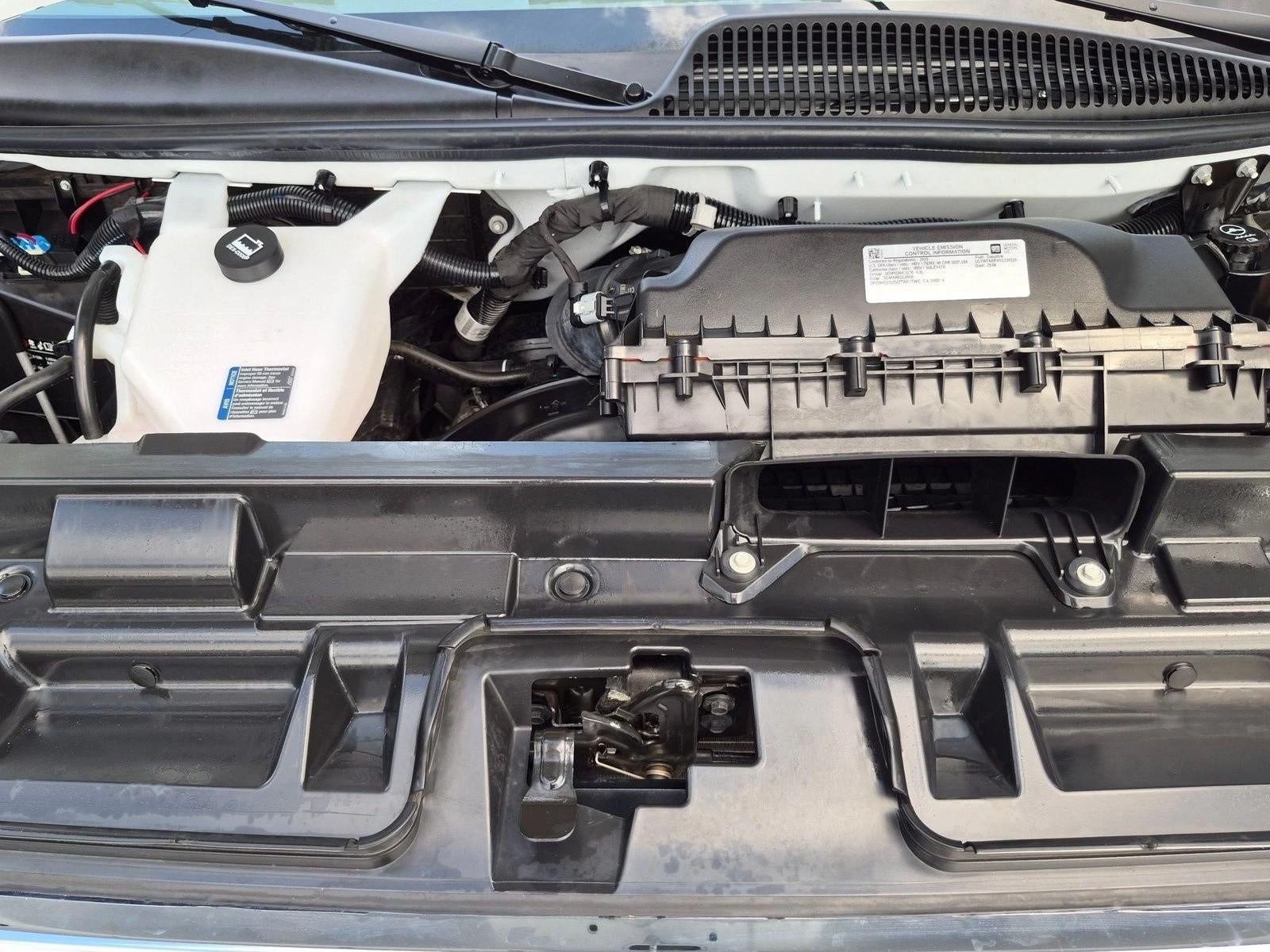2025 GMC Savana Cargo Base