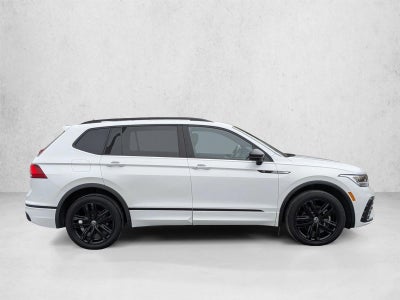 2022 Volkswagen Tiguan SE R-Line Black