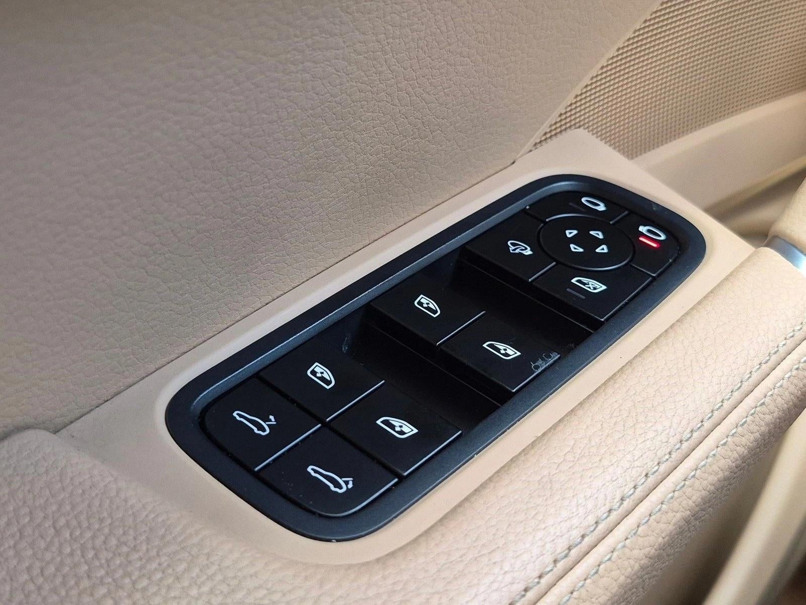 2023 Porsche Cayenne Base