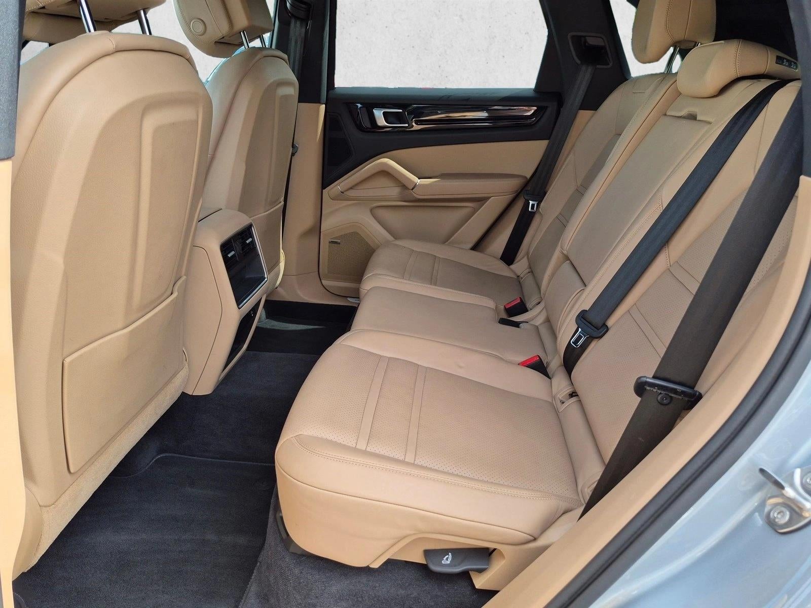 2023 Porsche Cayenne Base