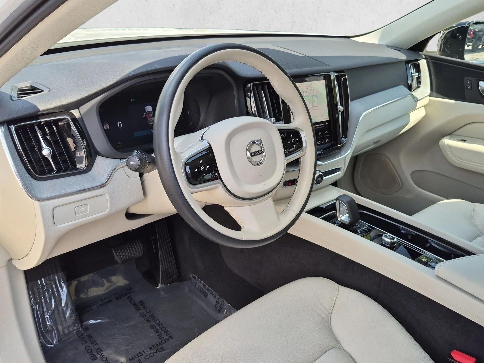 2025 Volvo XC60 B5 Plus