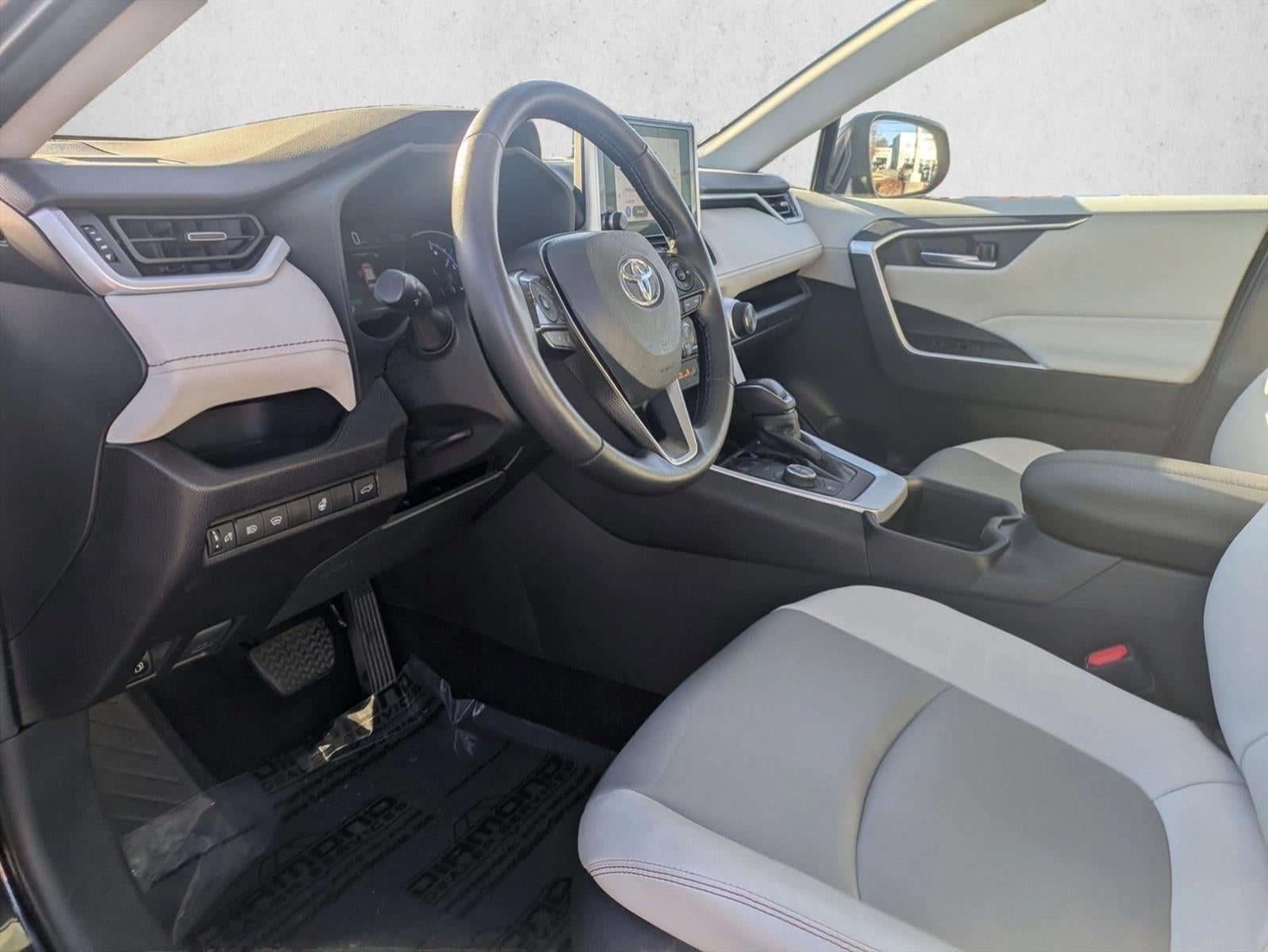 2025 Toyota RAV4 Hybrid XLE Premium