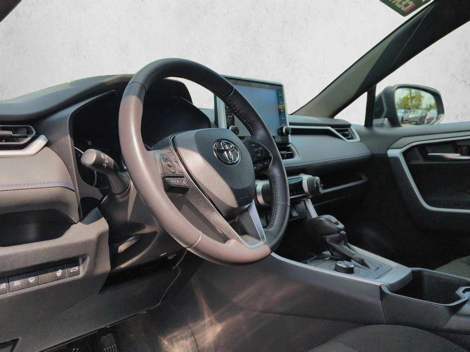 2022 Toyota RAV4 Hybrid SE