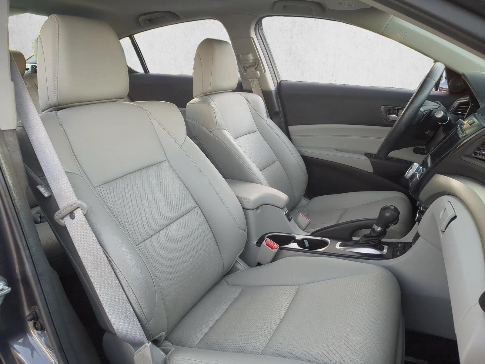 2017 Acura ILX Sedan w/Premium Pkg