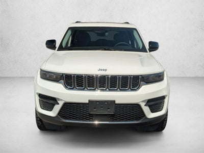 2023 Jeep Grand Cherokee Laredo 4x4