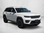 2023 Jeep Grand Cherokee Laredo 4x4