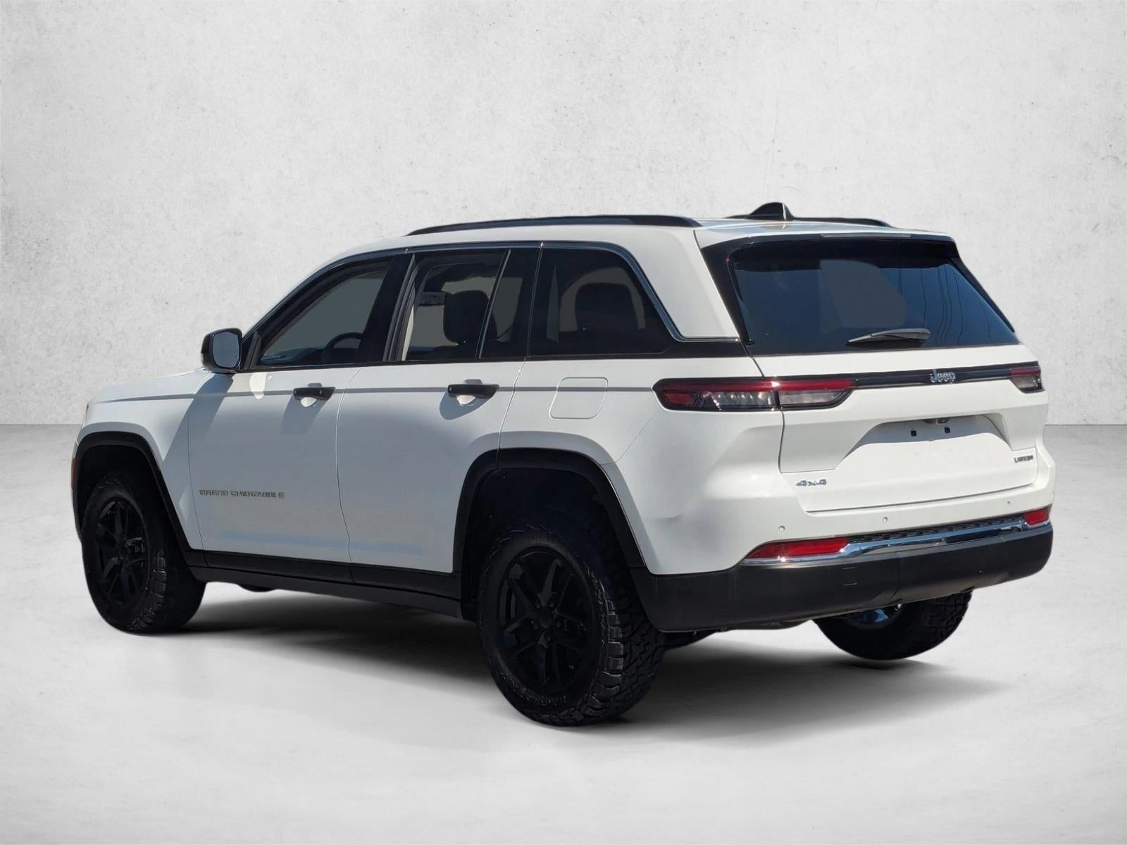 2023 Jeep Grand Cherokee Laredo 4x4
