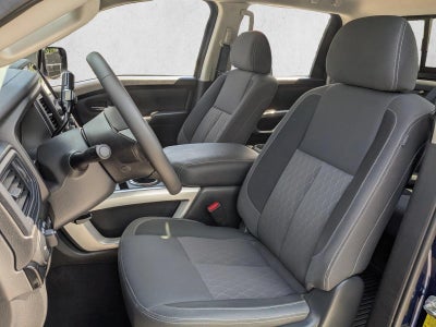 2024 Nissan Titan 4x4 Crew Cab SV