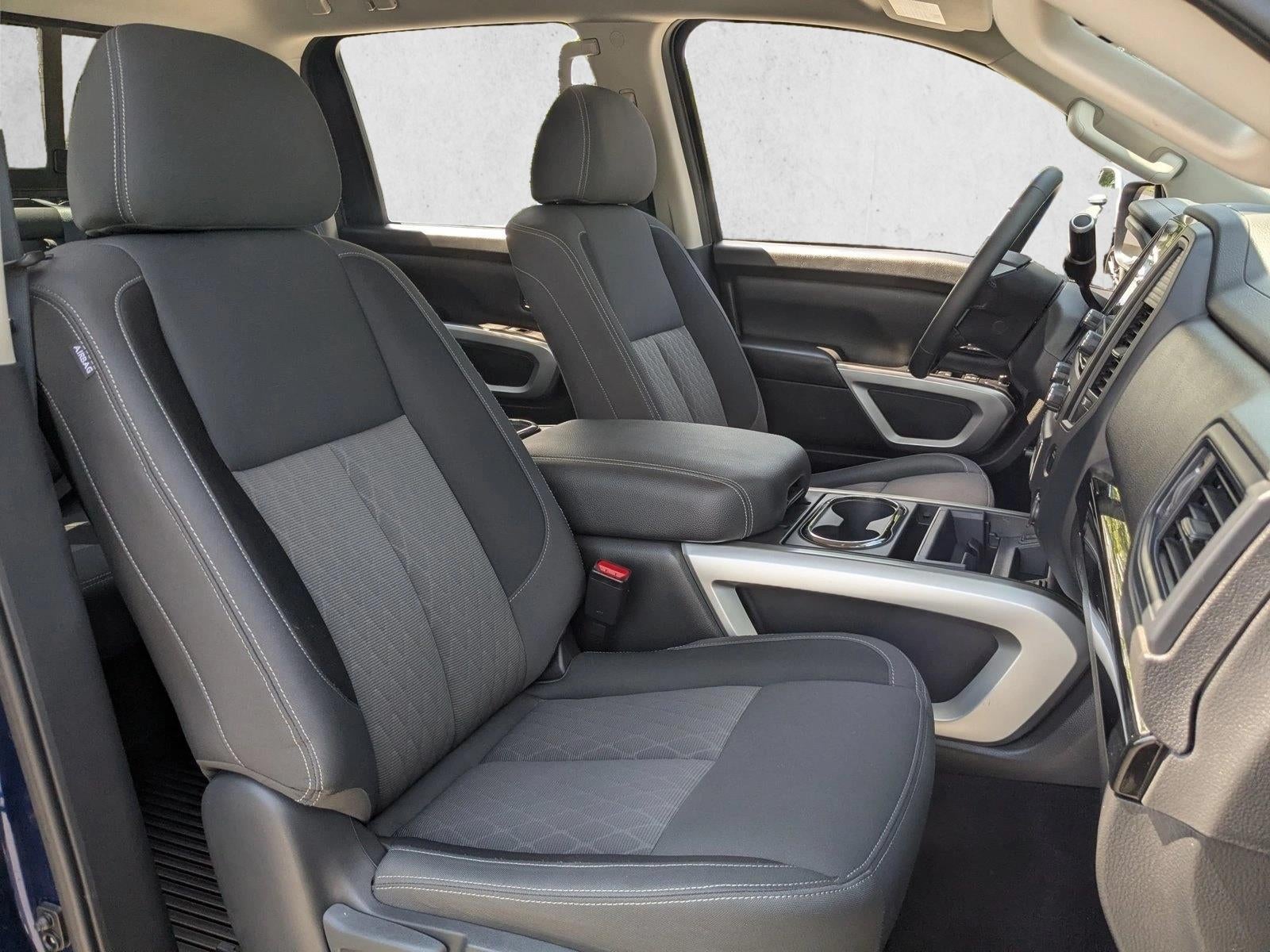 2024 Nissan Titan 4x4 Crew Cab SV
