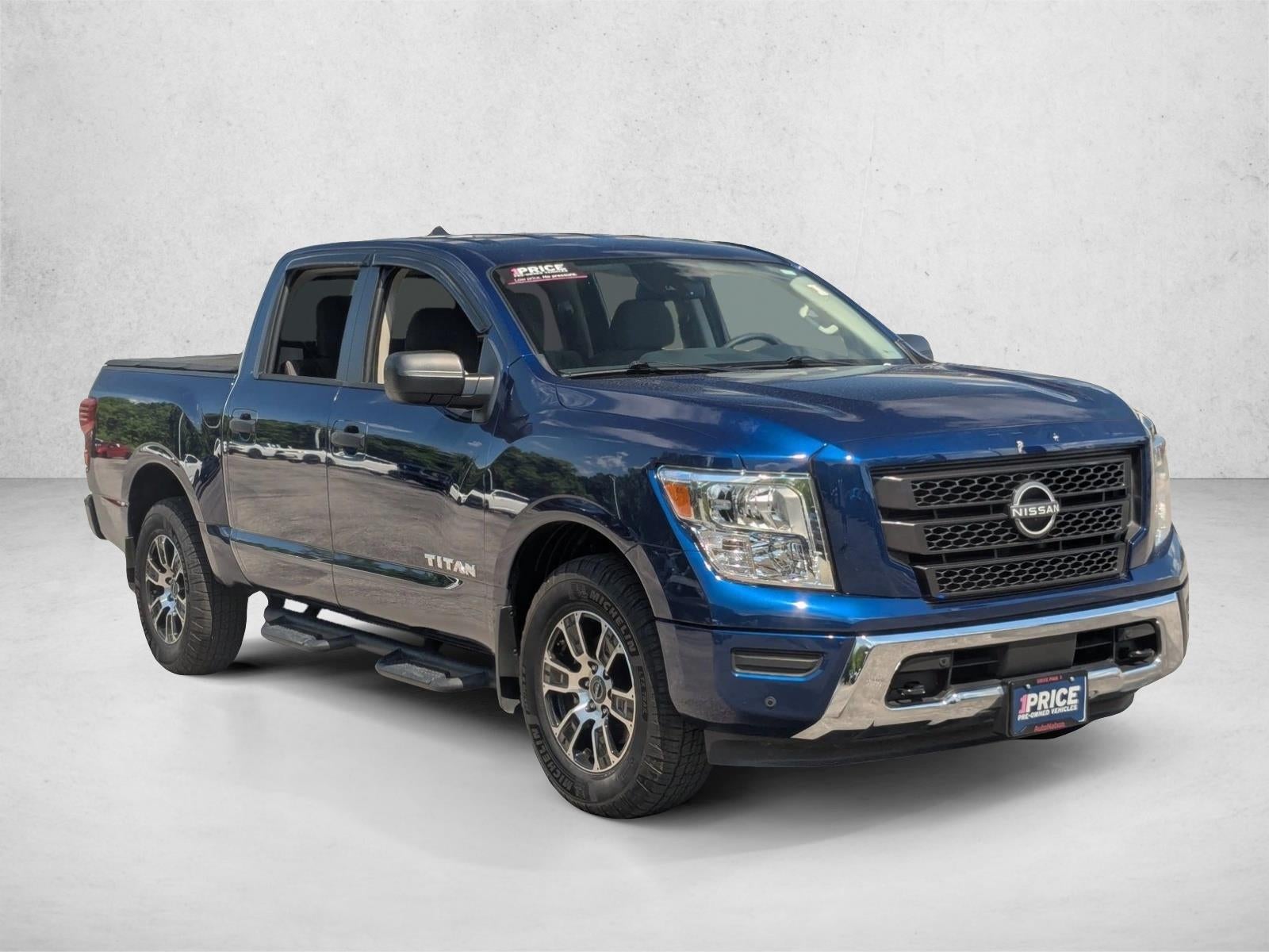 2024 Nissan Titan 4x4 Crew Cab SV