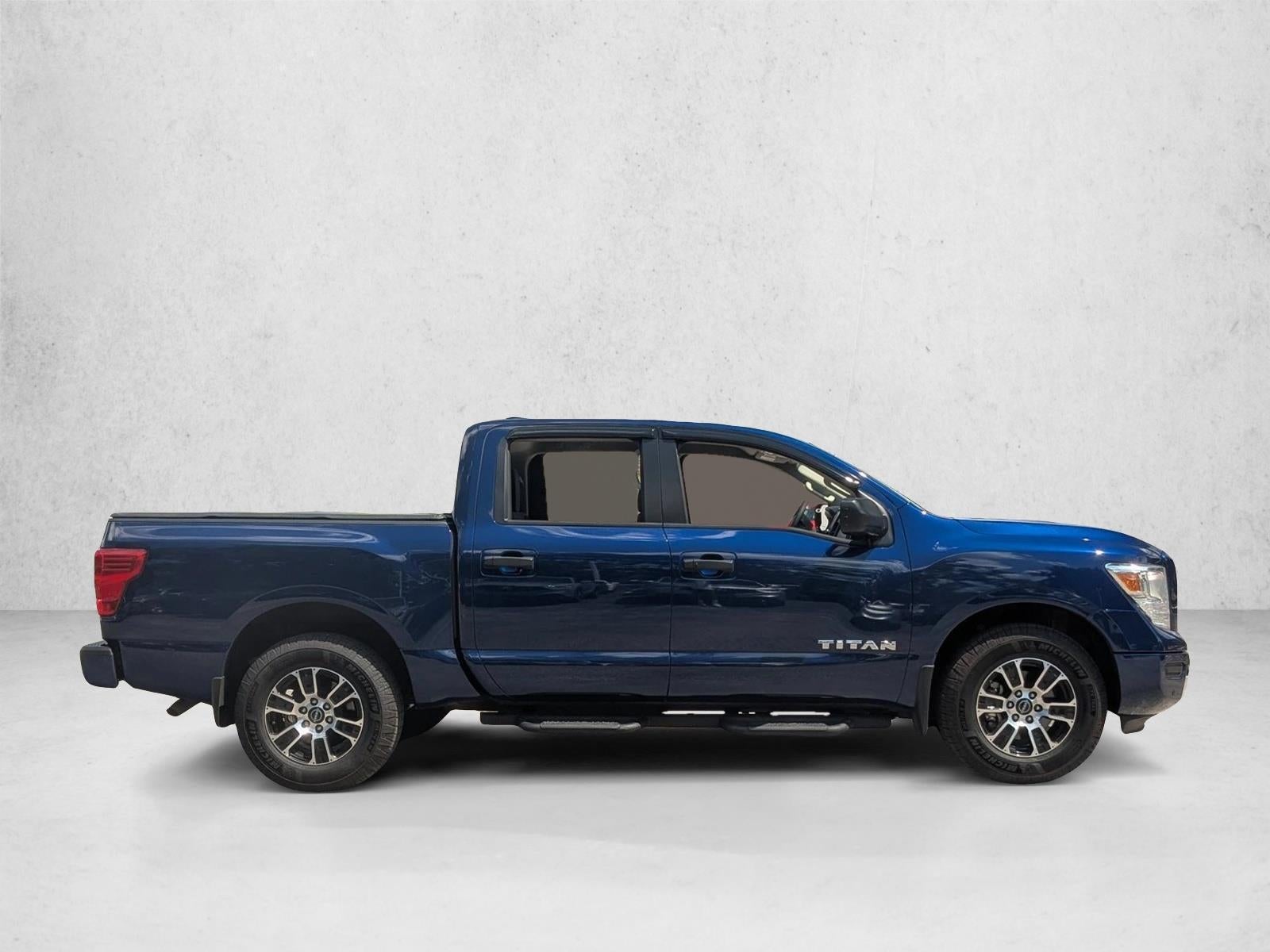 2024 Nissan Titan 4x4 Crew Cab SV