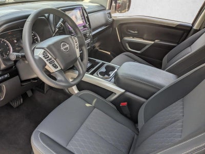 2024 Nissan Titan 4x4 Crew Cab SV