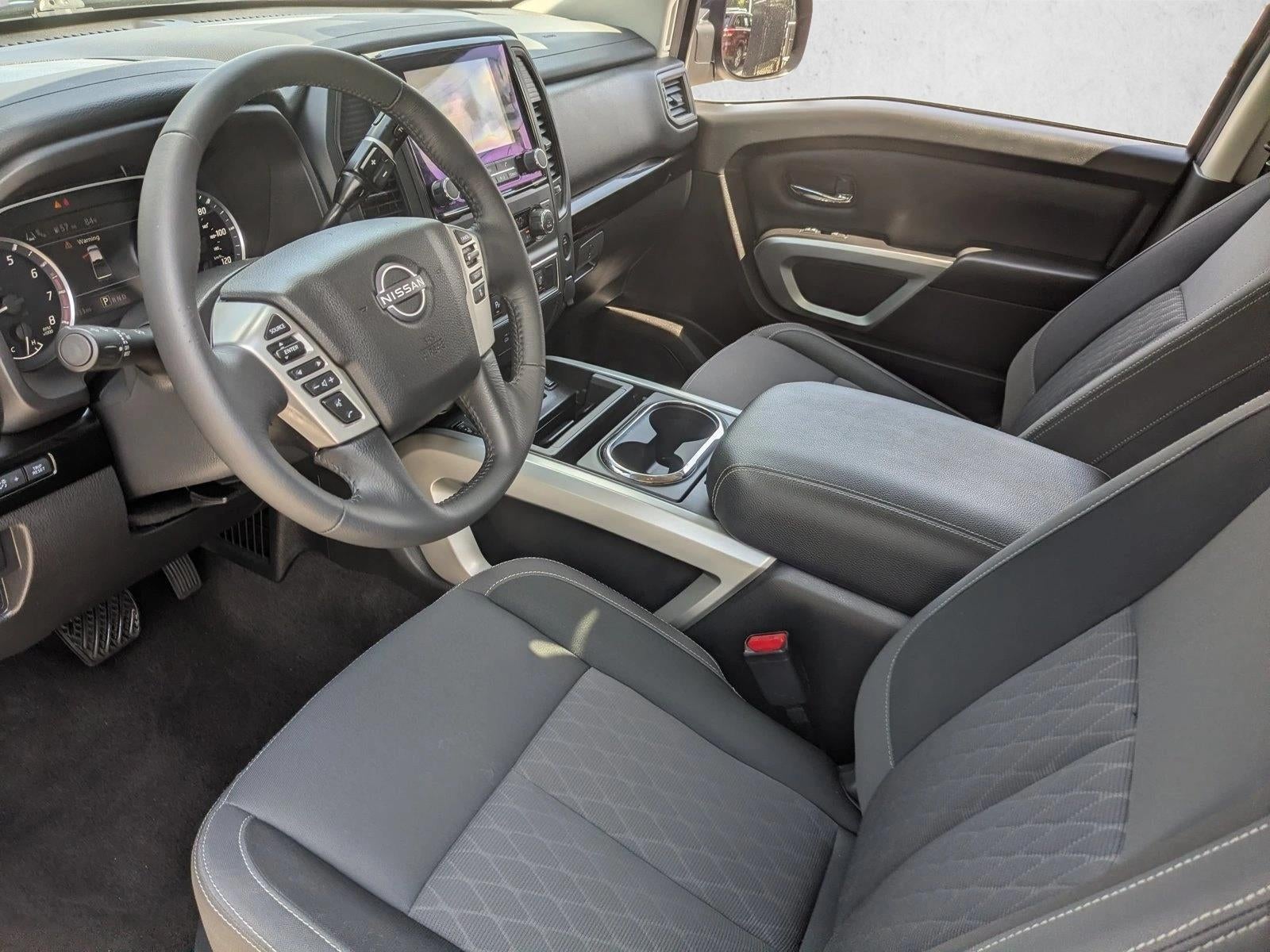 2024 Nissan Titan 4x4 Crew Cab SV
