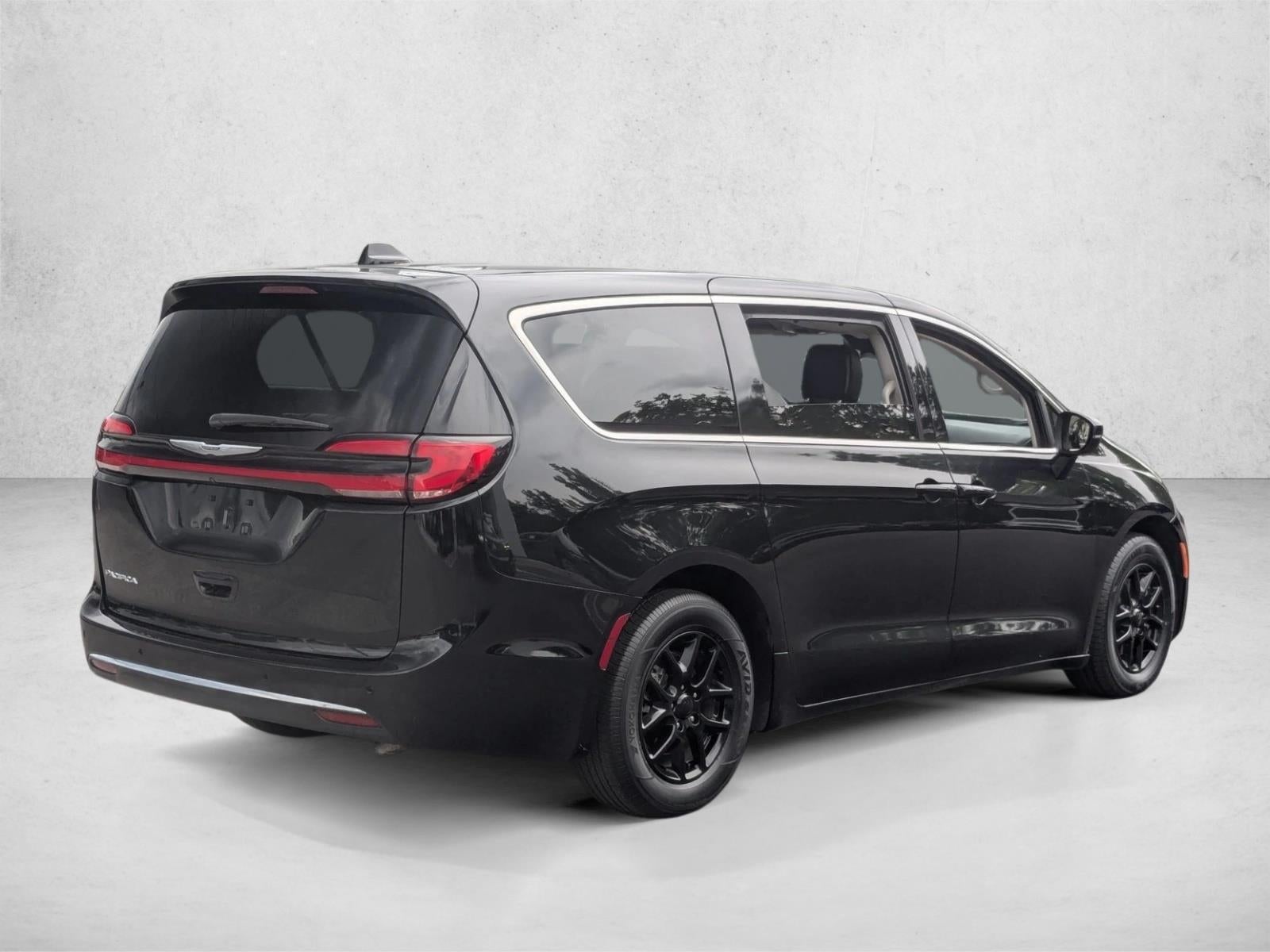 2023 Chrysler Pacifica Touring L FWD