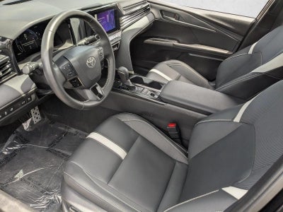 2025 Toyota Camry LE (SE)