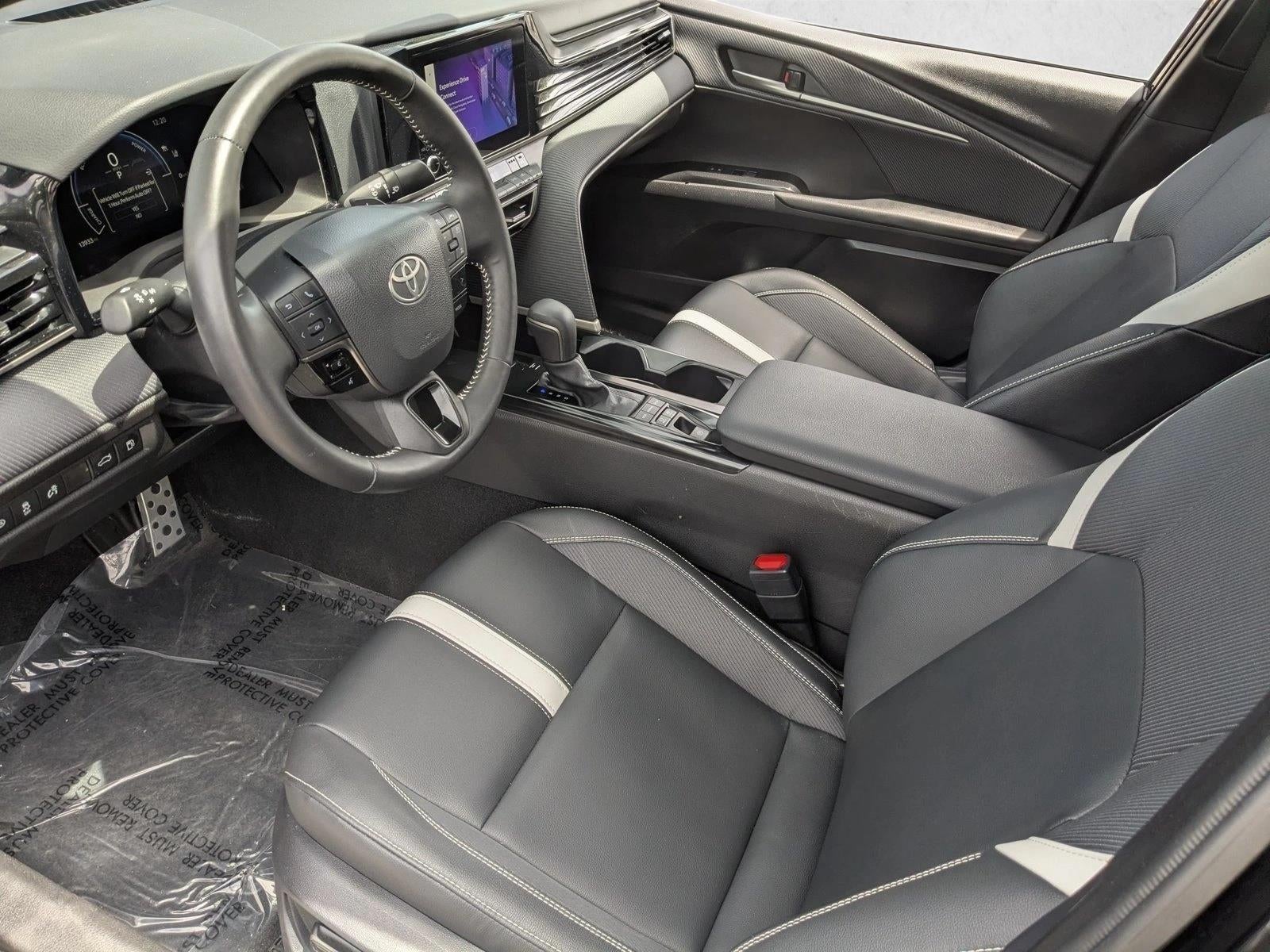 2025 Toyota Camry LE (SE)