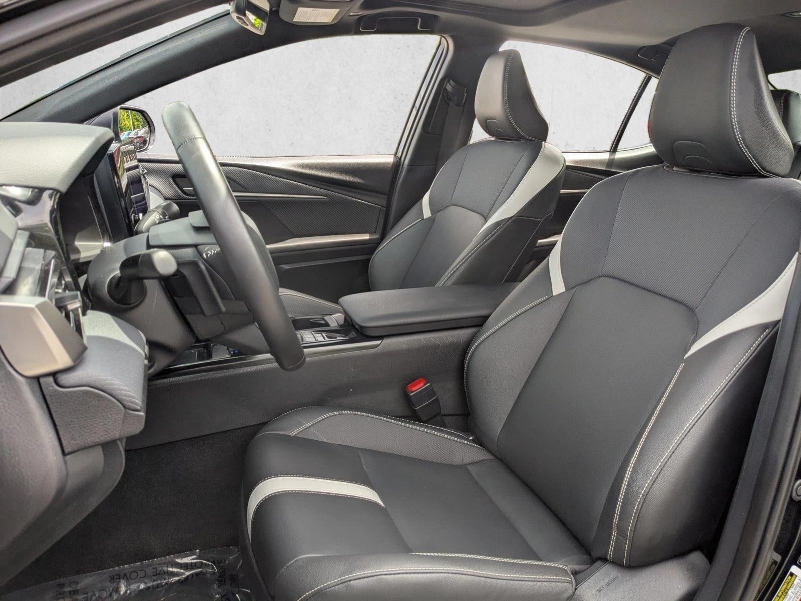 2025 Toyota Camry LE (SE)