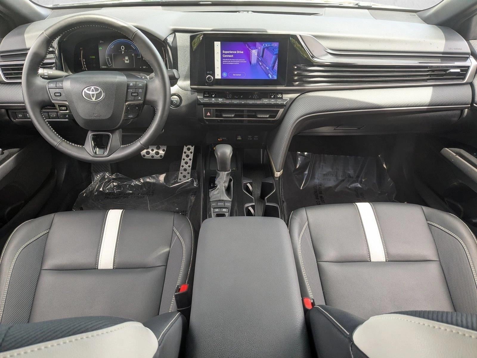 2025 Toyota Camry LE (SE)