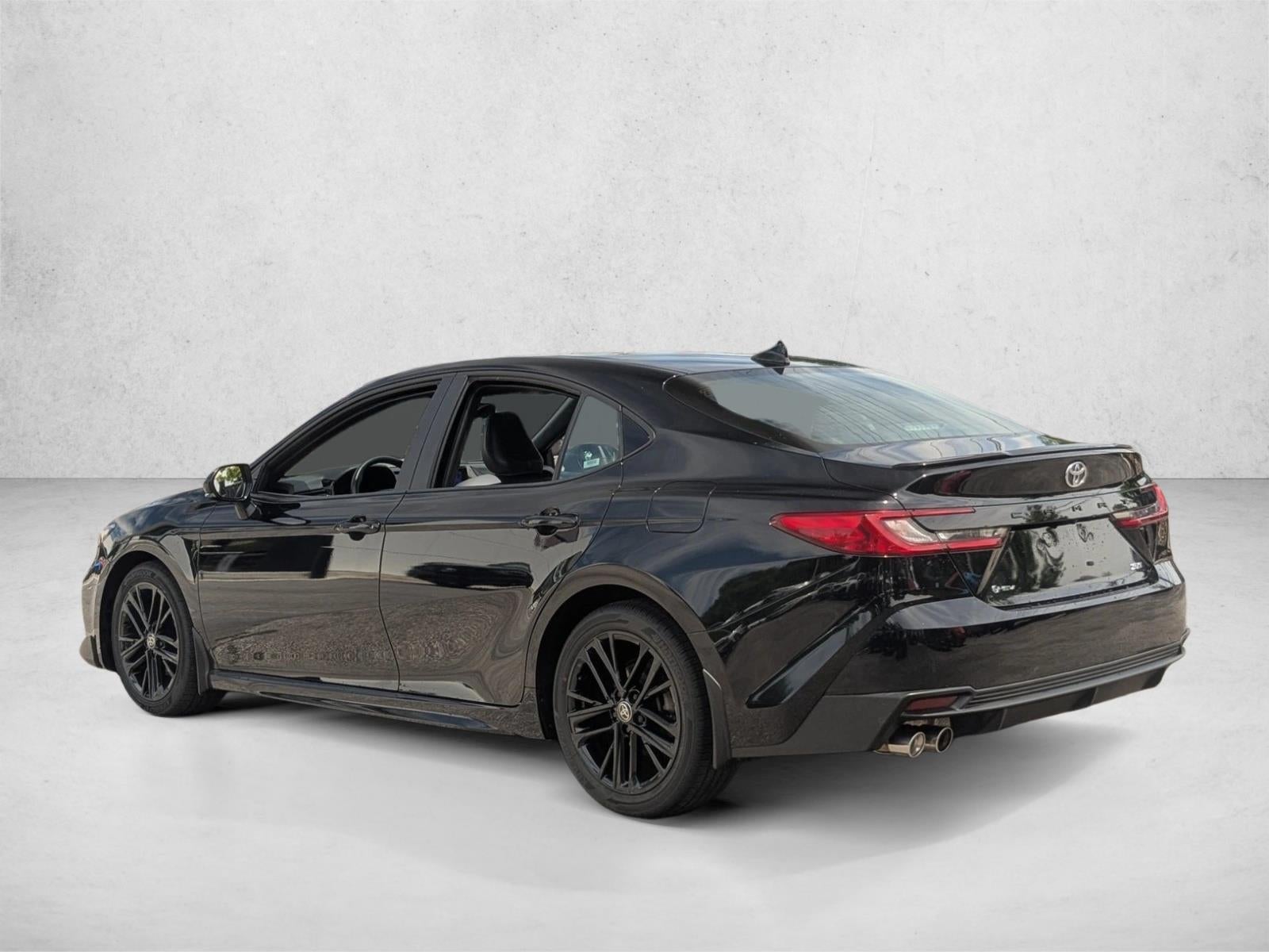 2025 Toyota Camry LE (SE)