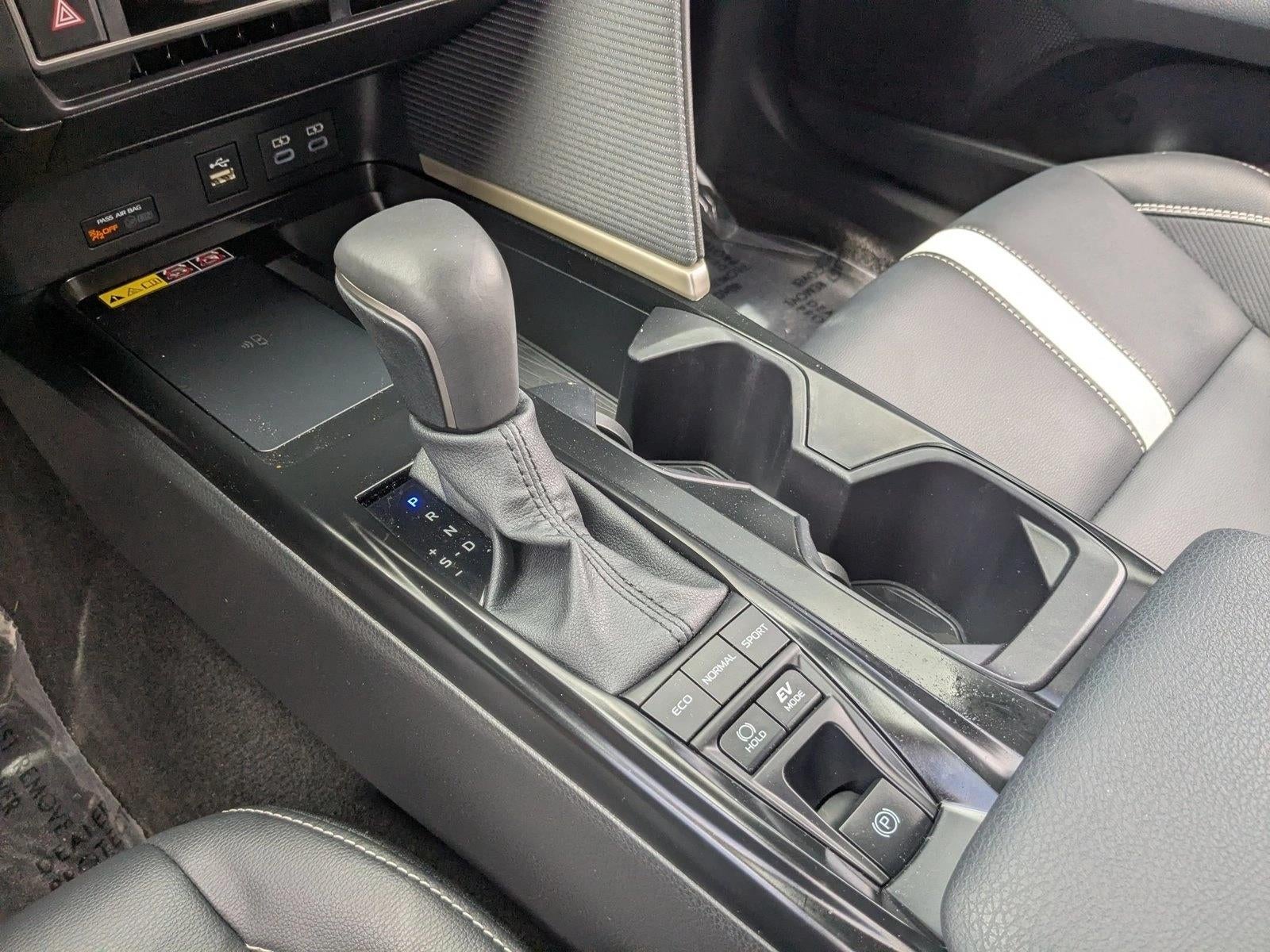 2025 Toyota Camry LE (SE)