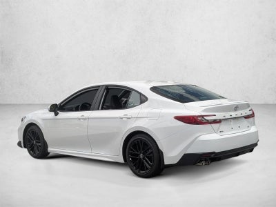 2025 Toyota Camry LE (SE)