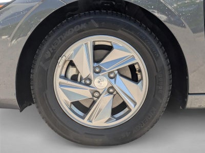 2024 Hyundai ELANTRA SE IVT