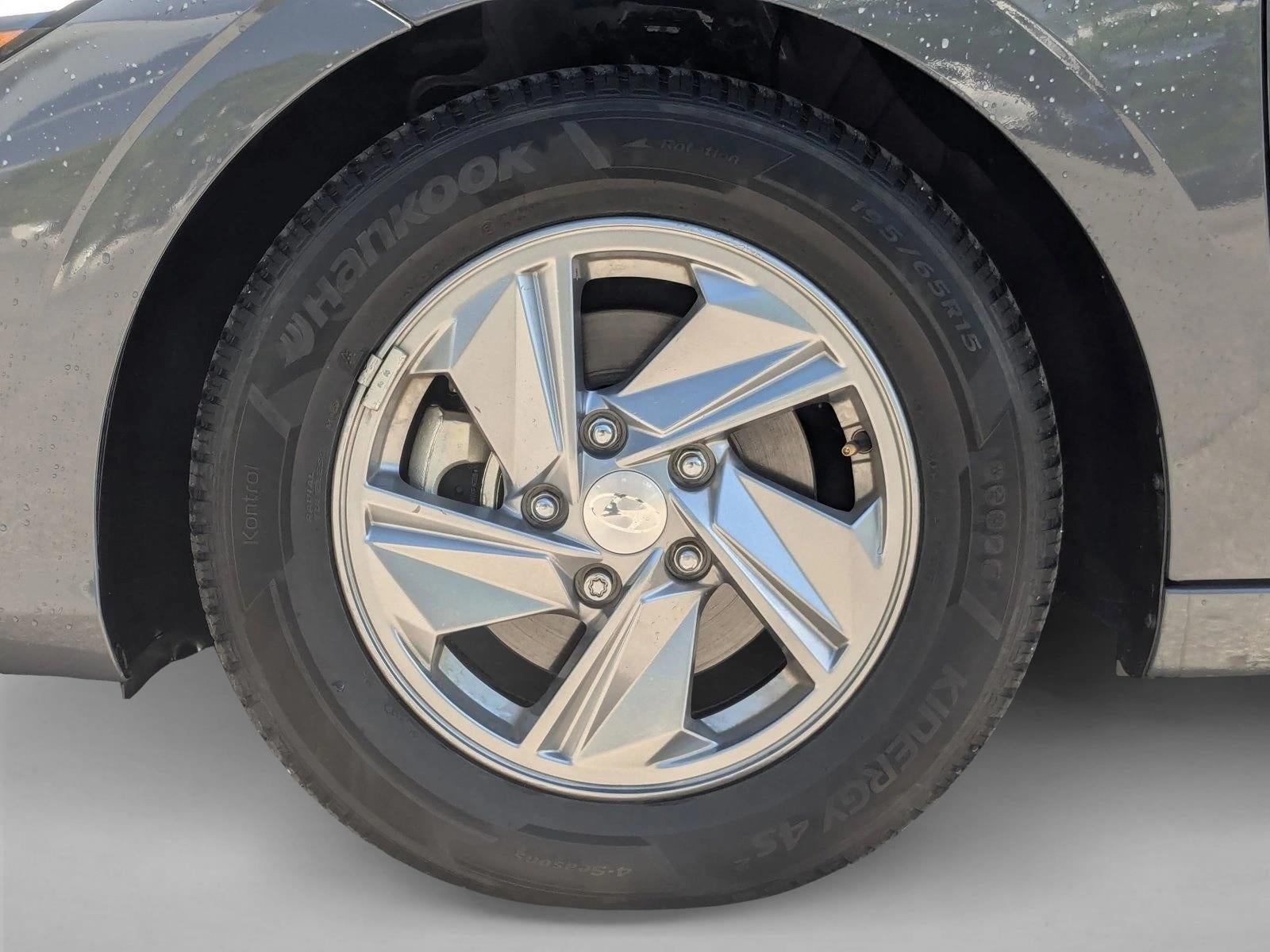 2024 Hyundai ELANTRA SE IVT