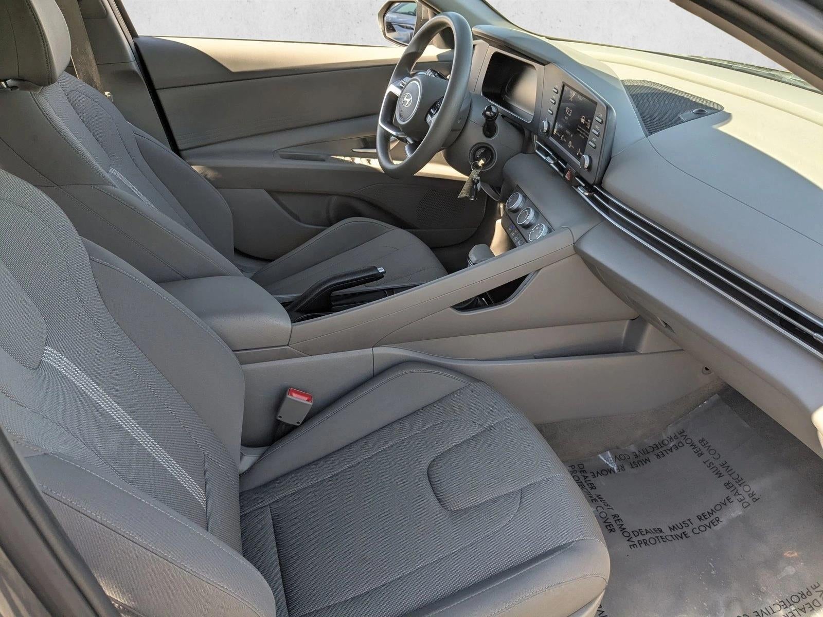 2024 Hyundai ELANTRA SE IVT