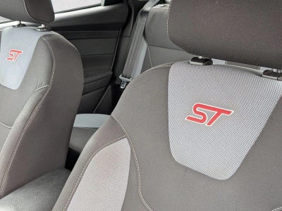 2016 Ford Focus 5dr HB ST