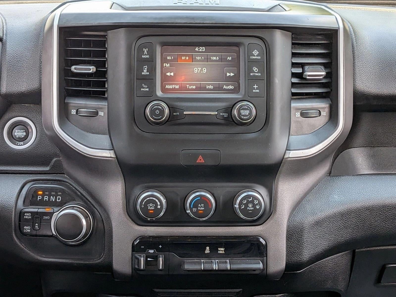 2020 RAM 2500 Big Horn 4x4 Crew Cab 6'4" Box