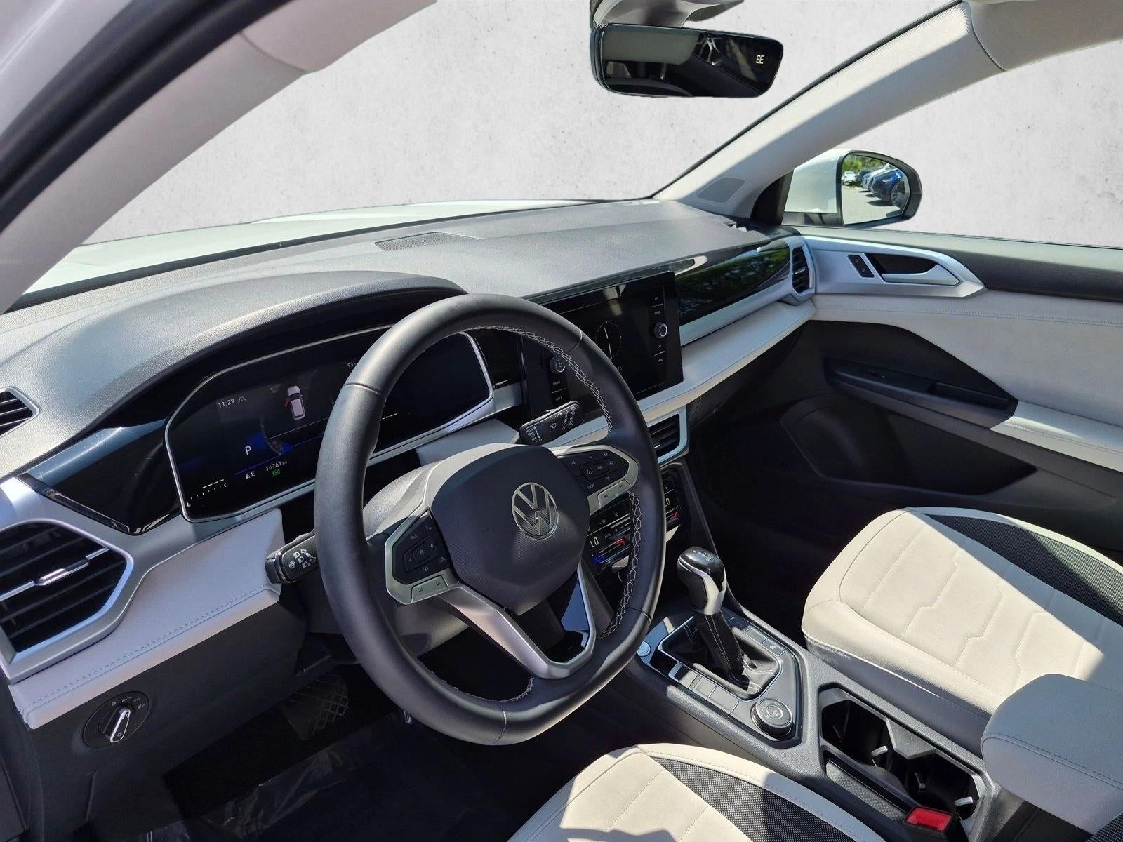 2025 Volkswagen Taos SE 4MOTION