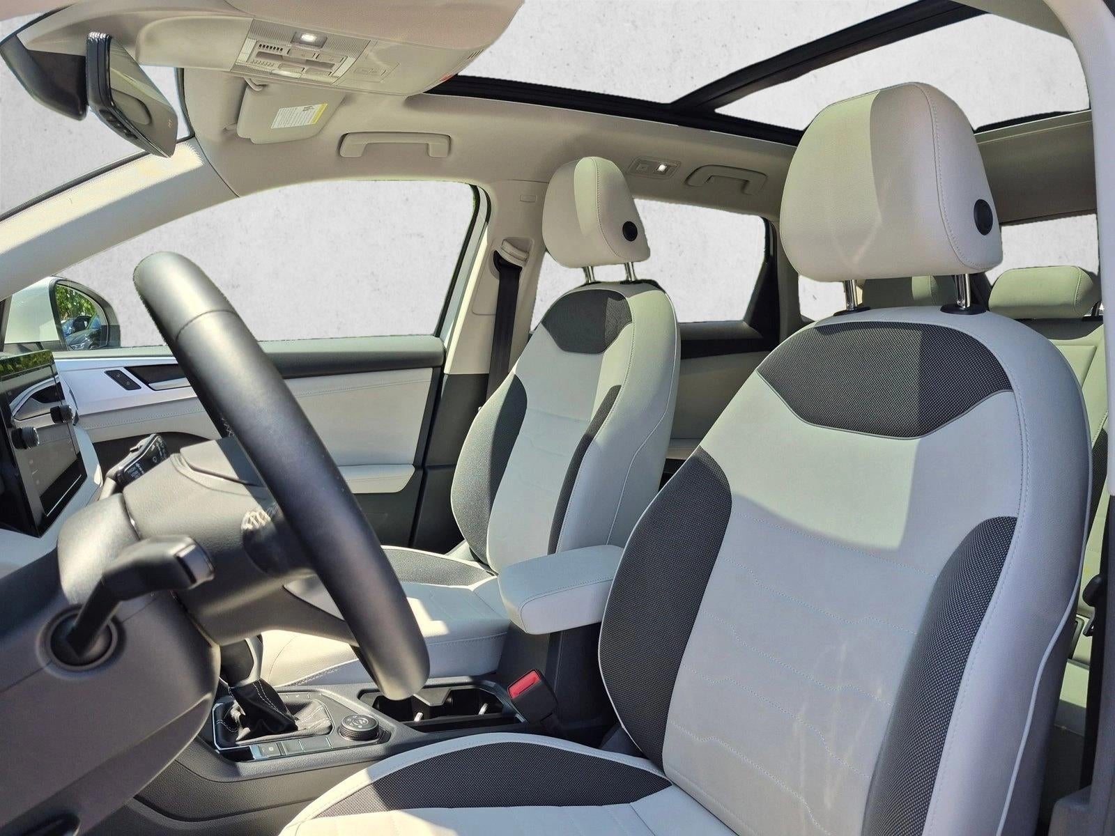 2025 Volkswagen Taos SE 4MOTION