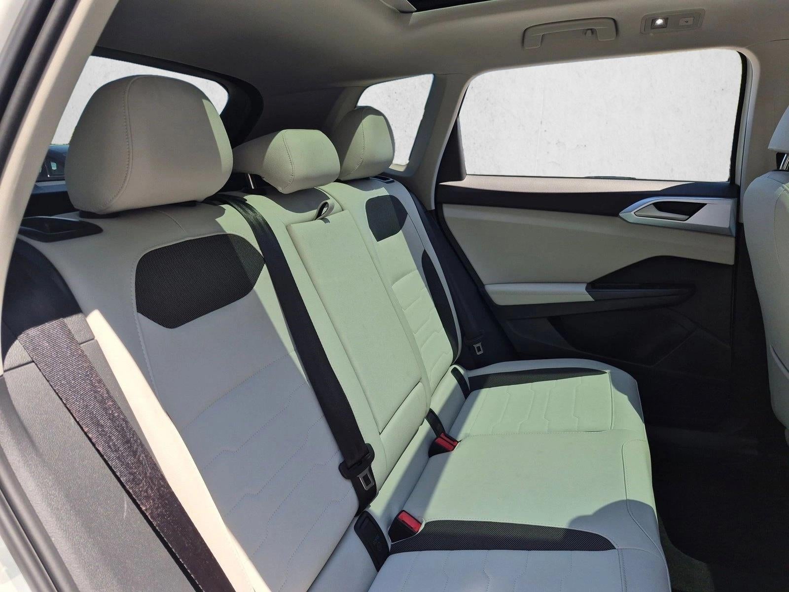 2025 Volkswagen Taos SE 4MOTION