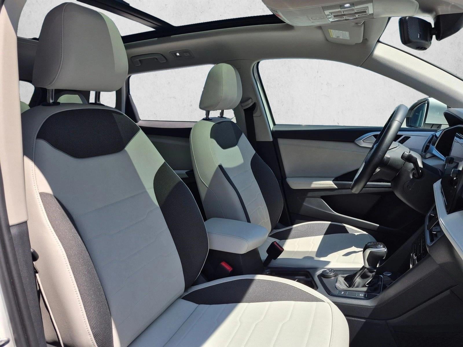 2025 Volkswagen Taos SE 4MOTION
