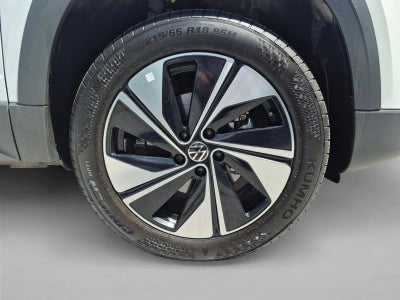 2025 Volkswagen Taos SE 4MOTION