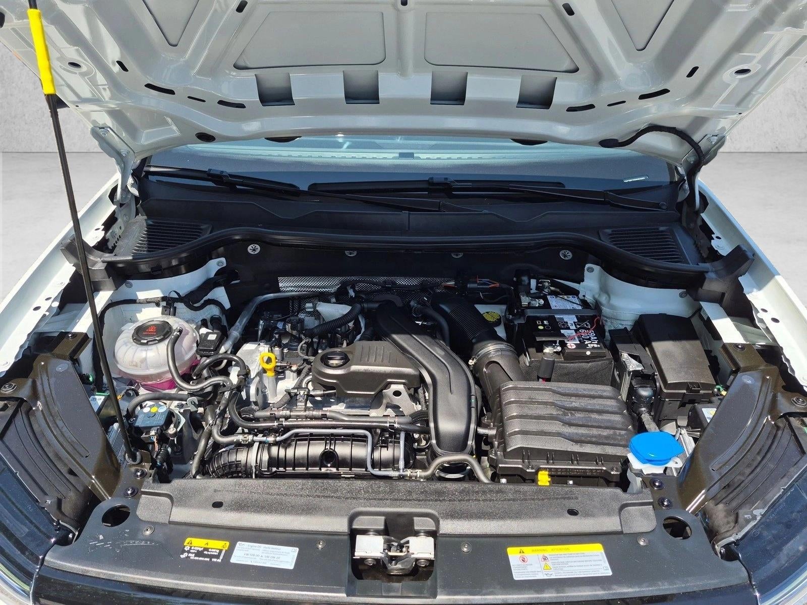 2025 Volkswagen Taos SE 4MOTION