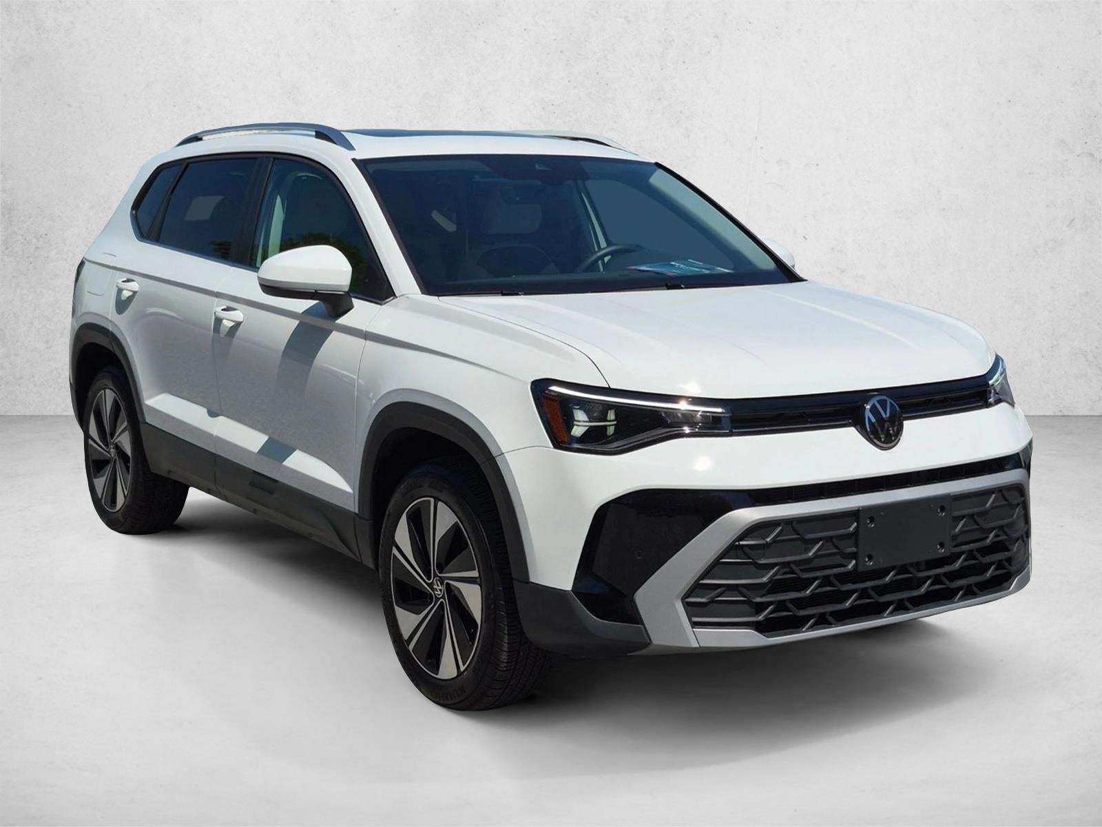 2025 Volkswagen Taos SE 4MOTION