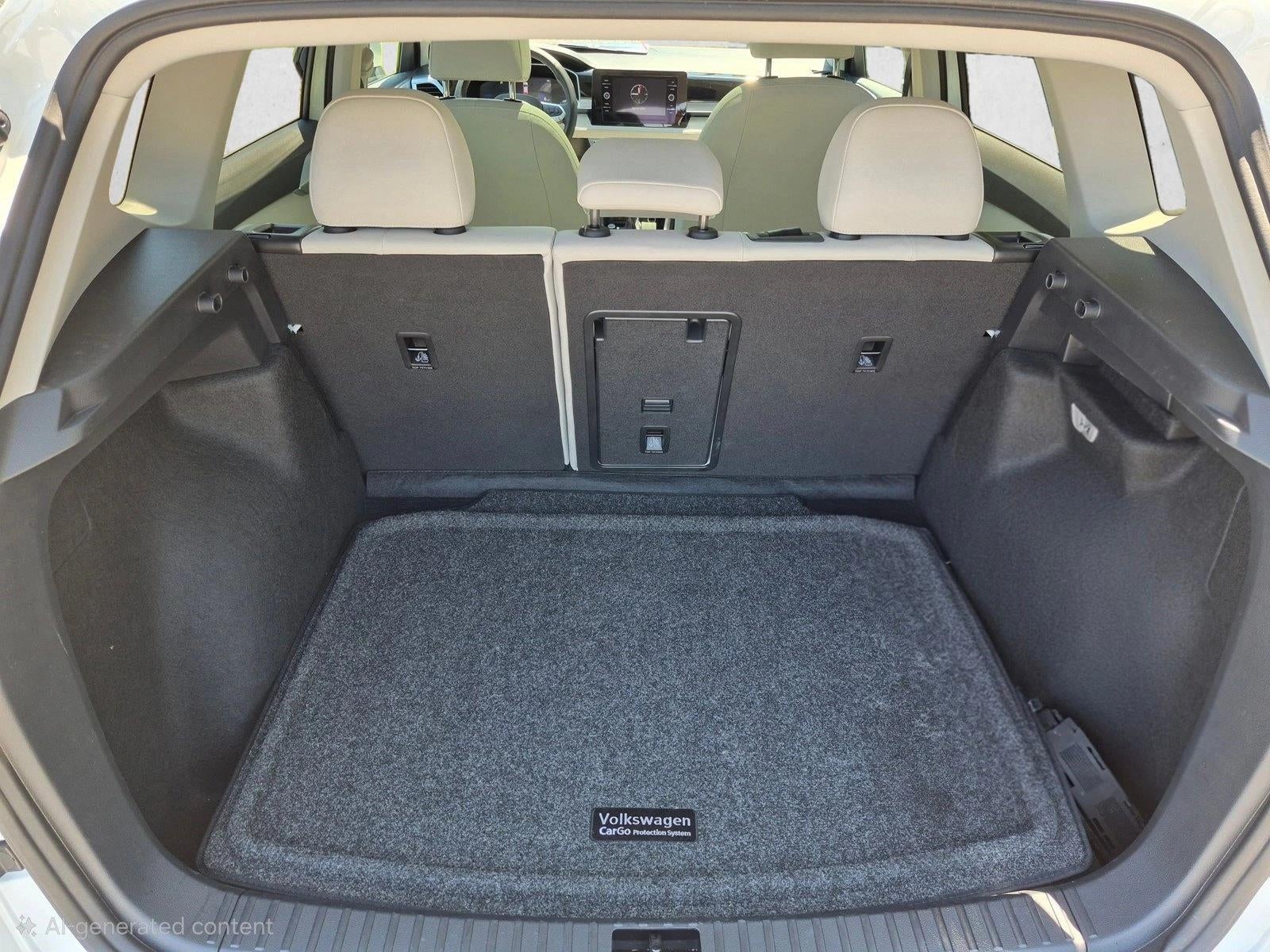 2025 Volkswagen Taos SE 4MOTION