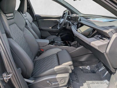 2025 Audi SQ6 e-tron Prestige quattro