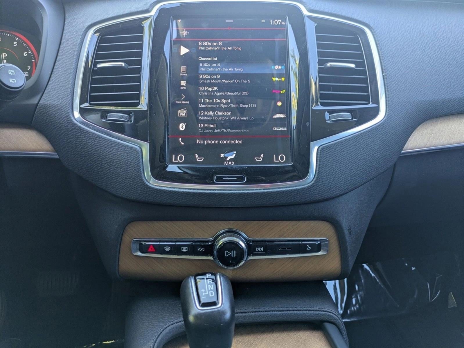 2022 Volvo XC90 T6 AWD Momentum 7P