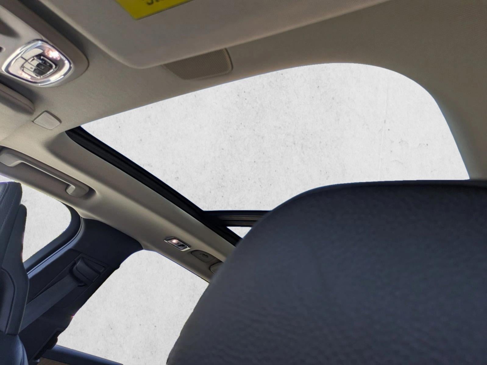 2022 Volvo XC90 T6 AWD Momentum 7P