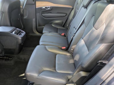 2022 Volvo XC90 T6 AWD Momentum 7P