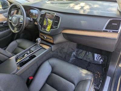 2022 Volvo XC90 T6 AWD Momentum 7P