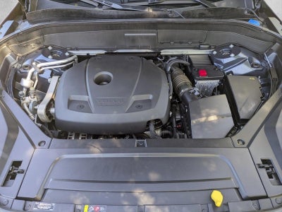 2022 Volvo XC90 T6 AWD Momentum 7P