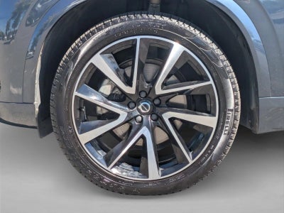 2022 Volvo XC90 T6 AWD Momentum 7P