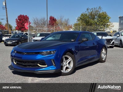 2017 Chevrolet Camaro 2dr Coupe 1LT