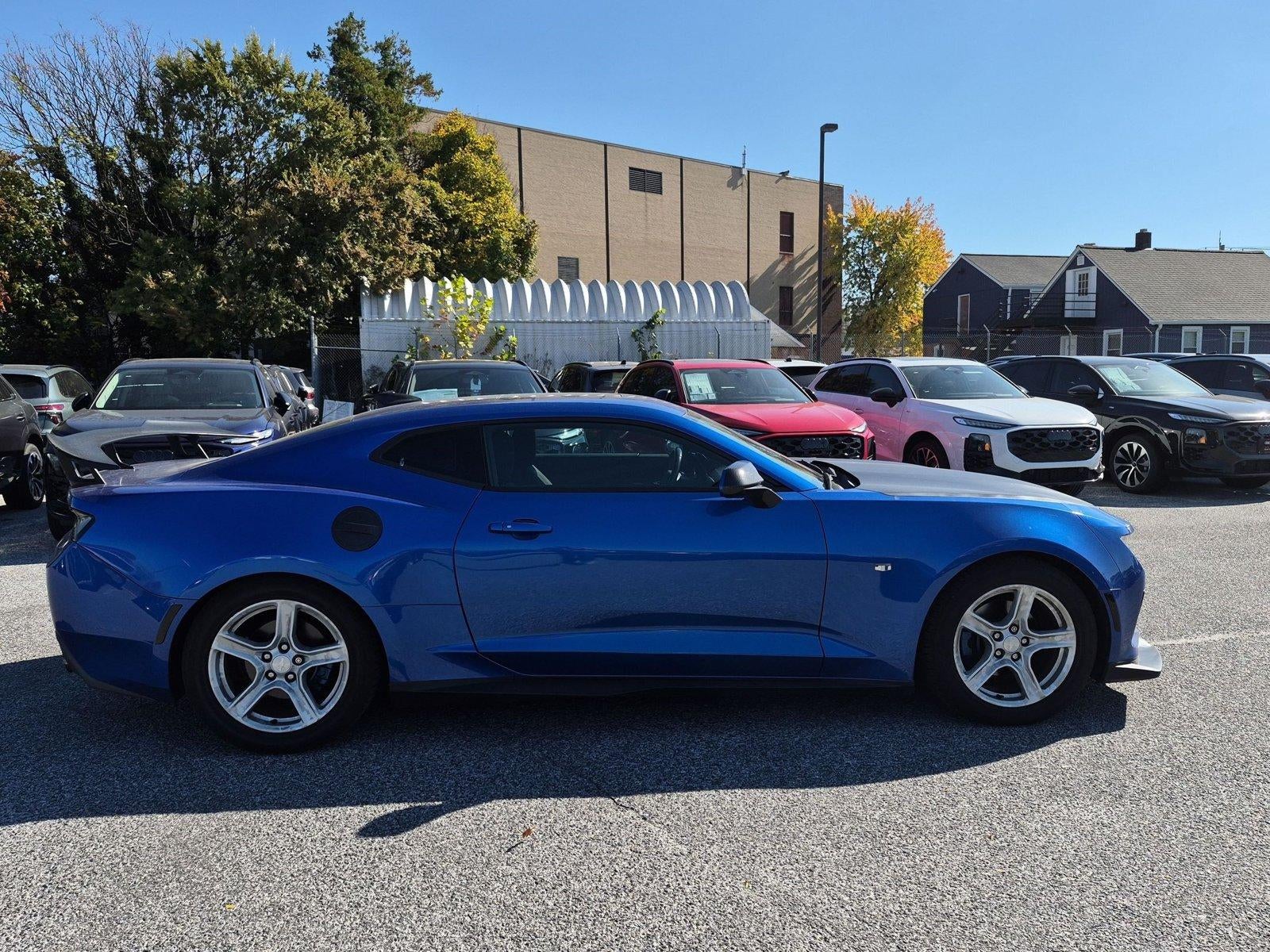 2017 Chevrolet Camaro 2dr Coupe 1LT